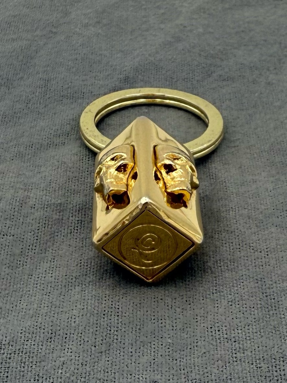 💀McQUEEN London • Unisex Gold Skull Key Ring Bag Charm - Picture 10 of 12